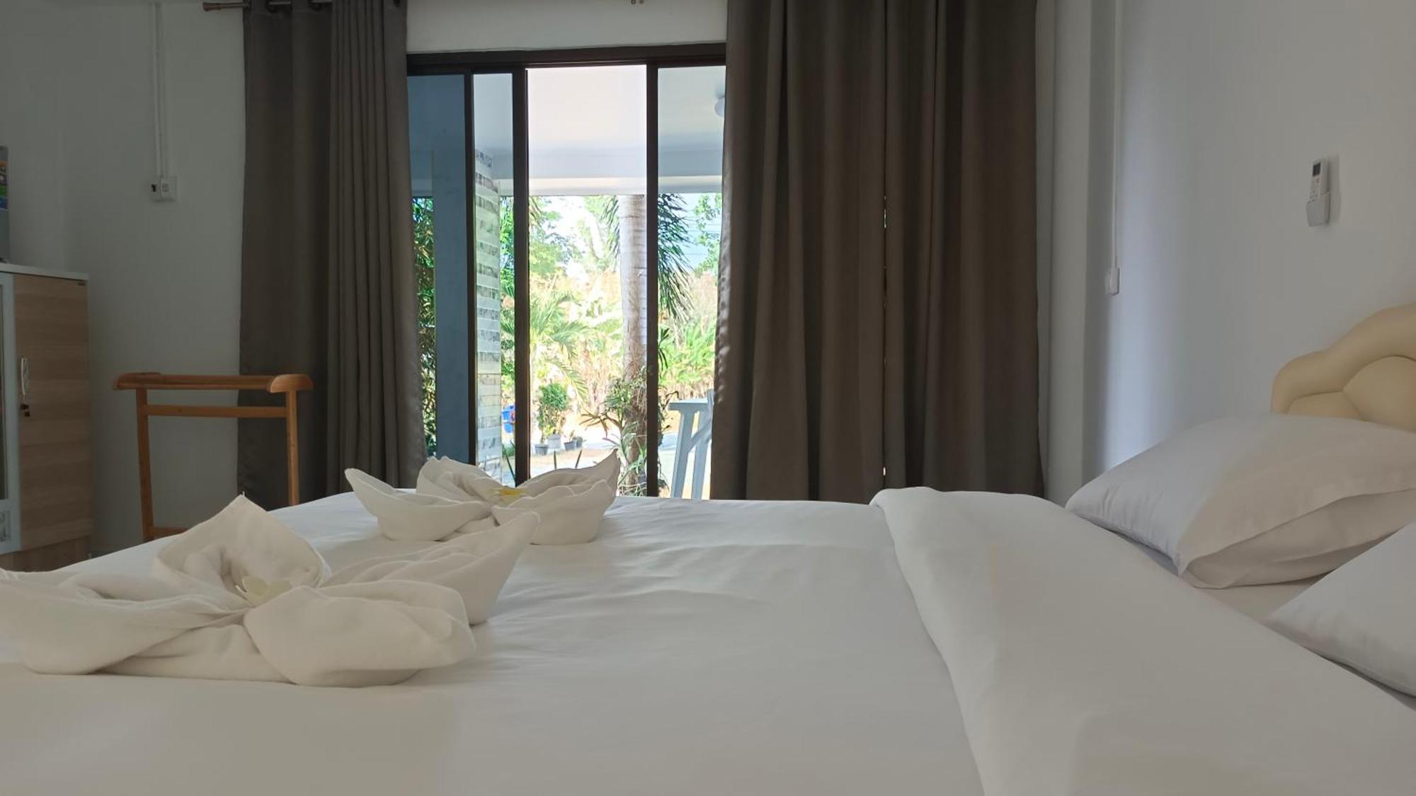 Batikseafood Airport & Room Ban Bo Sai Klang Экстерьер фото